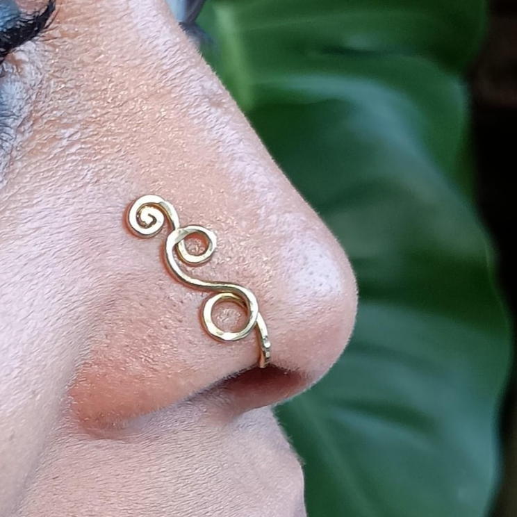 Anello Finto Piercing in Oro 1 - Body Jewelry Hypoallergenic recensione e prezzo