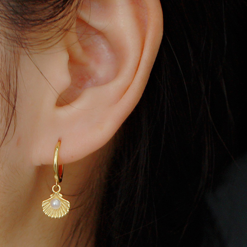 Orecchini pendenti con conchig - Conch Earring Hoop recensione e prezzo