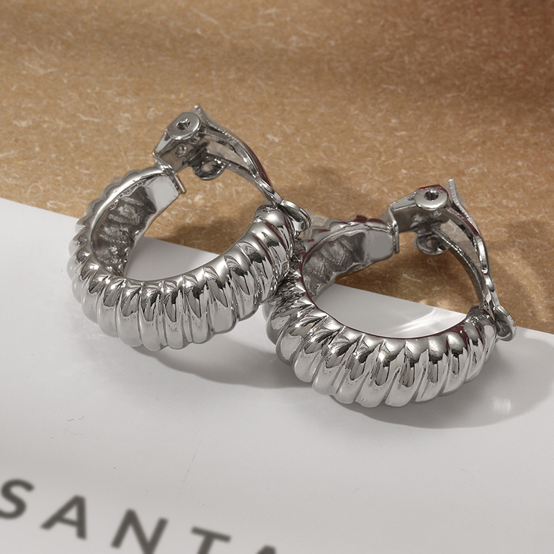 Orecchini a Clip a cerchio in  - Body Jewelry Hypoallergenic recensione e prezzo